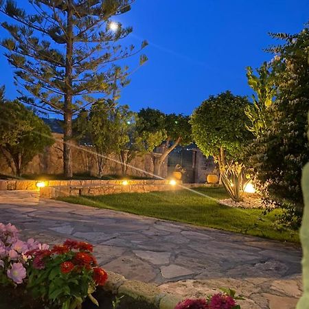 Pistachio Guesthouse, Παραδοσιακός Ξενώνας Vathi  Exterior photo
