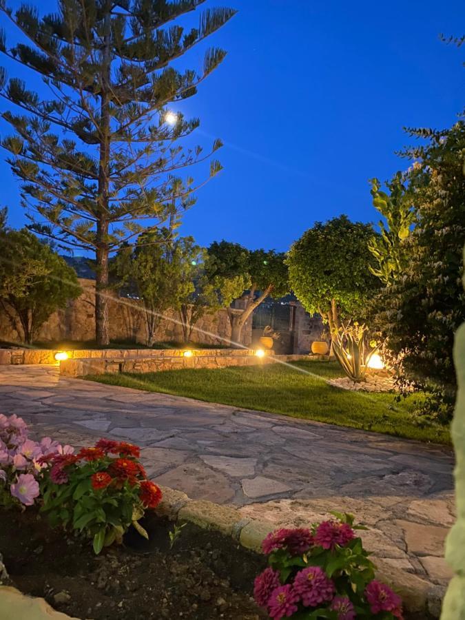 Pistachio Guesthouse, Παραδοσιακός Ξενώνας Vathi  Exterior photo