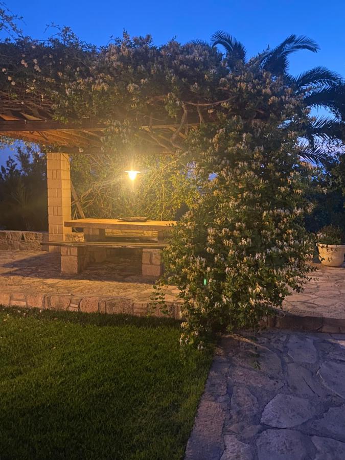 Pistachio Guesthouse, Παραδοσιακός Ξενώνας Vathi  Exterior photo